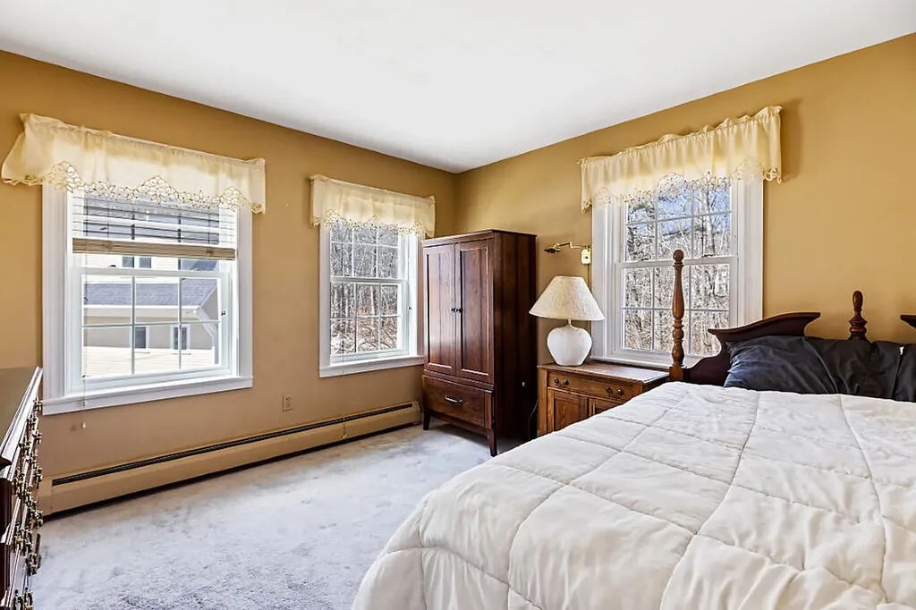 5 Bradford Road Wiscasset ME 04578