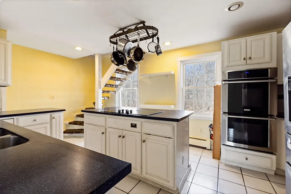 5 Bradford Road Wiscasset ME 04578