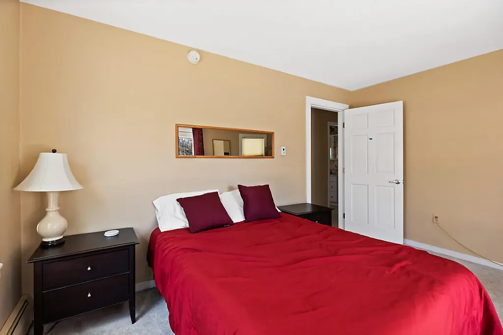 5 Bradford Road Wiscasset ME 04578