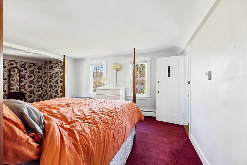 5 Bradford Road Wiscasset ME 04578