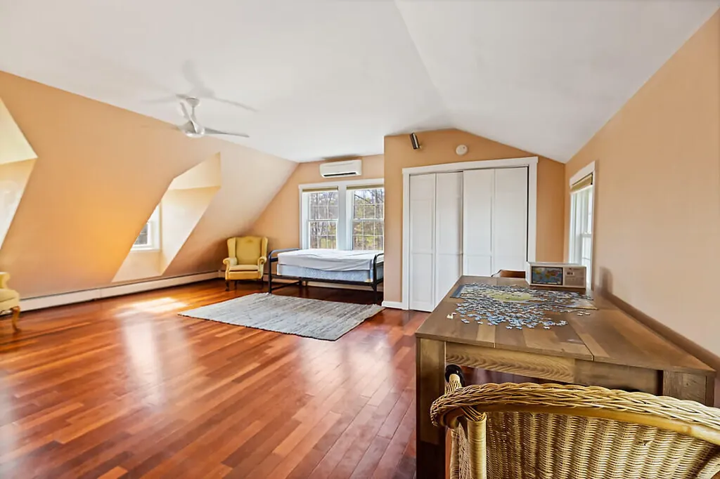 5 Bradford Road Wiscasset ME 04578