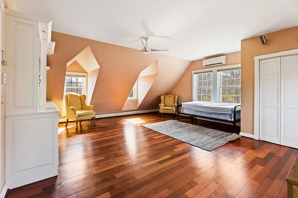 5 Bradford Road Wiscasset ME 04578