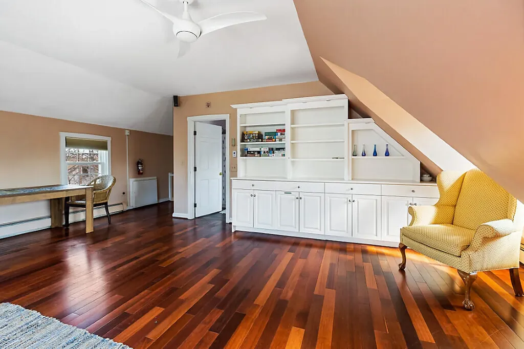 5 Bradford Road Wiscasset ME 04578