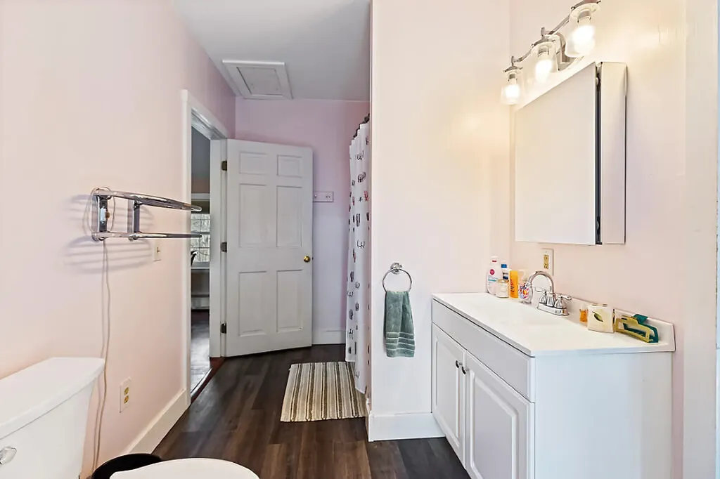 5 Bradford Road Wiscasset ME 04578