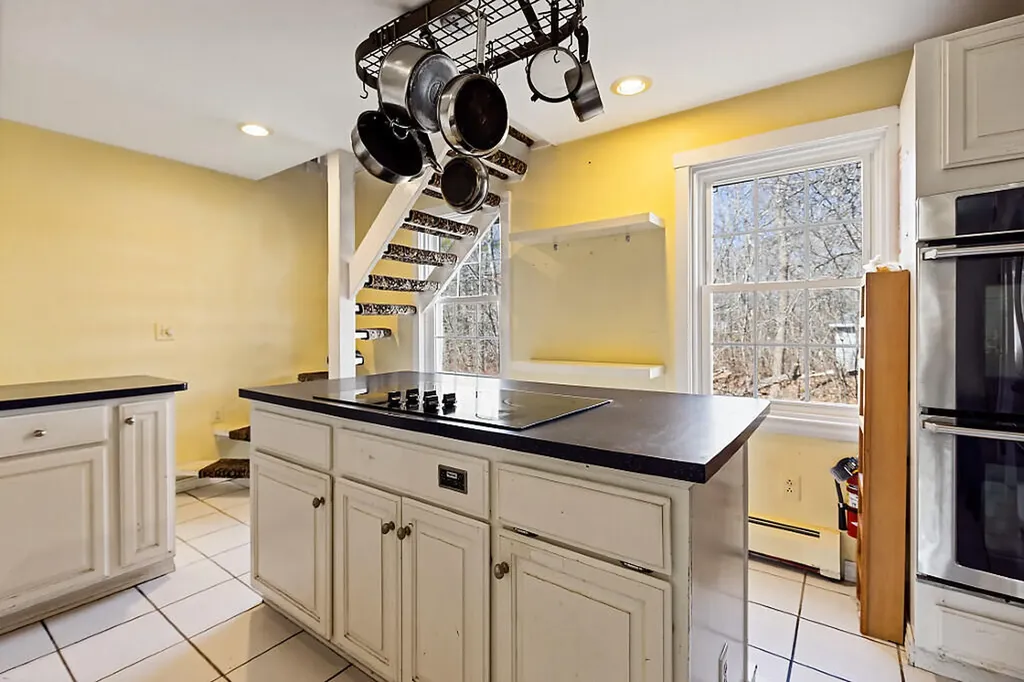 5 Bradford Road Wiscasset ME 04578