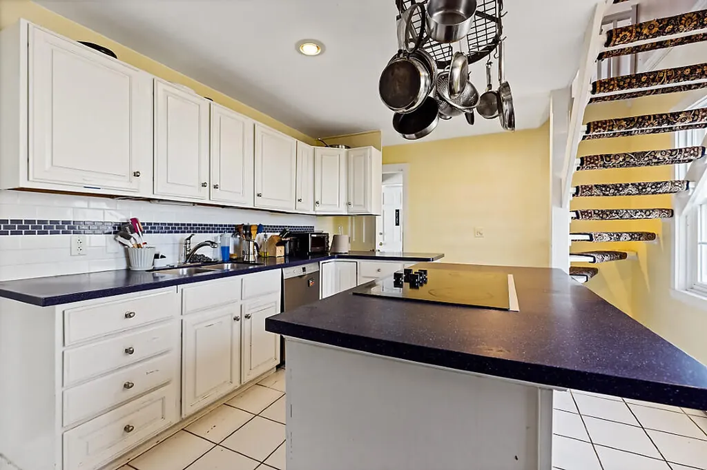 5 Bradford Road Wiscasset ME 04578