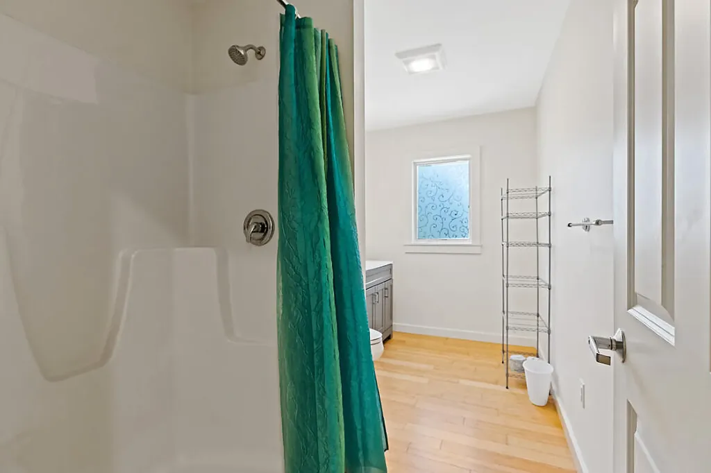 5 Bradford Road Wiscasset ME 04578