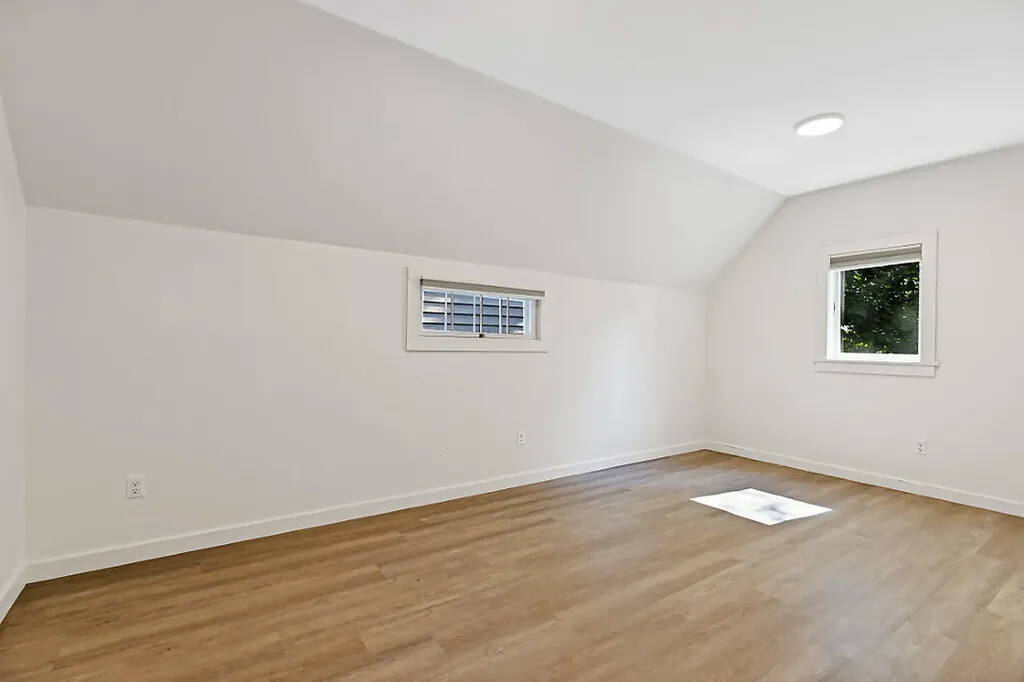 5 Bradford Road Wiscasset ME 04578