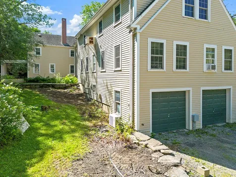 5 Bradford Road Wiscasset ME 04578