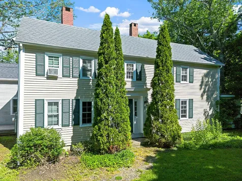 5 Bradford Road Wiscasset ME 04578