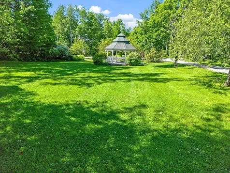 5 Bradford Road Wiscasset ME 04578