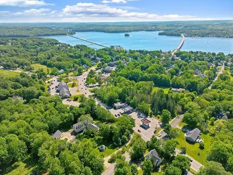 5 Bradford Road Wiscasset ME 04578