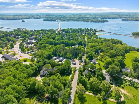 5 Bradford Road Wiscasset ME 04578