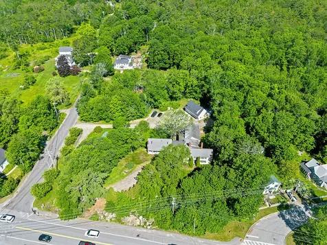 5 Bradford Road Wiscasset ME 04578