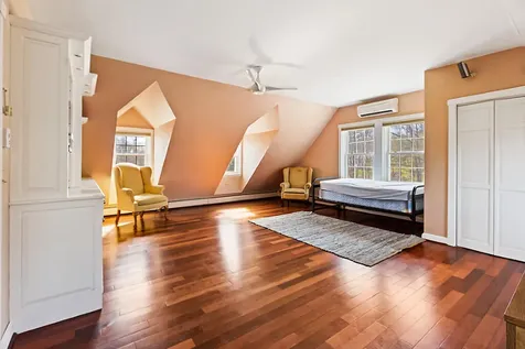 5 Bradford Road Wiscasset ME 04578