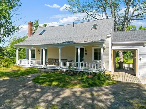 5 Bradford Road Wiscasset ME 04578