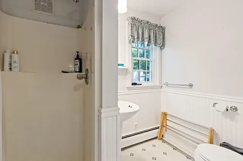 5 Bradford Road Wiscasset ME 04578