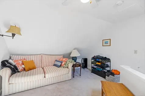 5 Bradford Road Wiscasset ME 04578