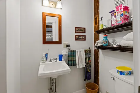 5 Bradford Road Wiscasset ME 04578