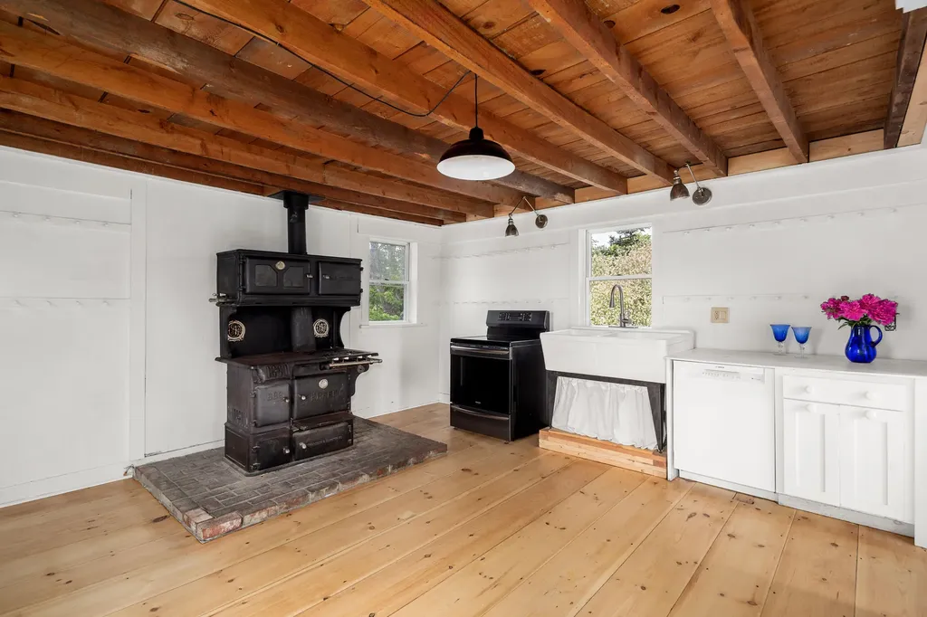 441 Main Street Thomaston ME 04861
