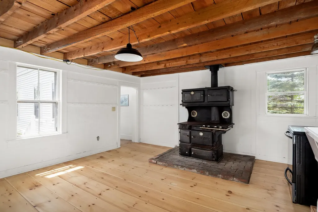 441 Main Street Thomaston ME 04861