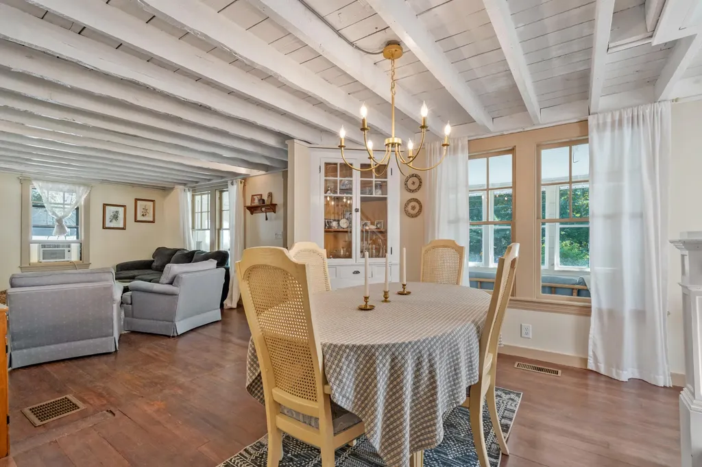 1328 Roosevelt Trail Naples ME 04055