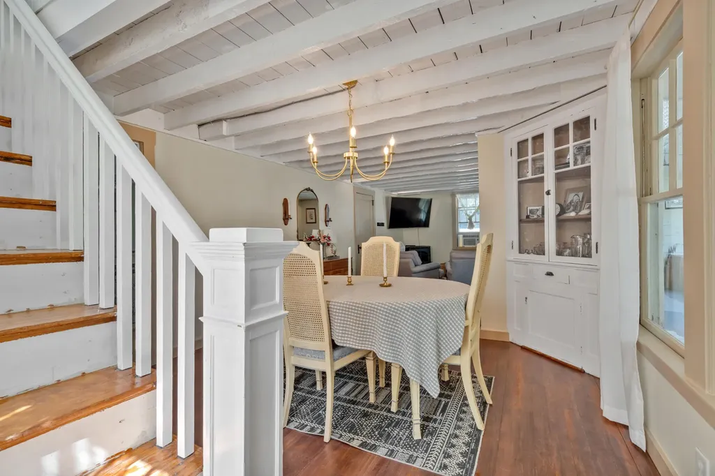 1328 Roosevelt Trail Naples ME 04055