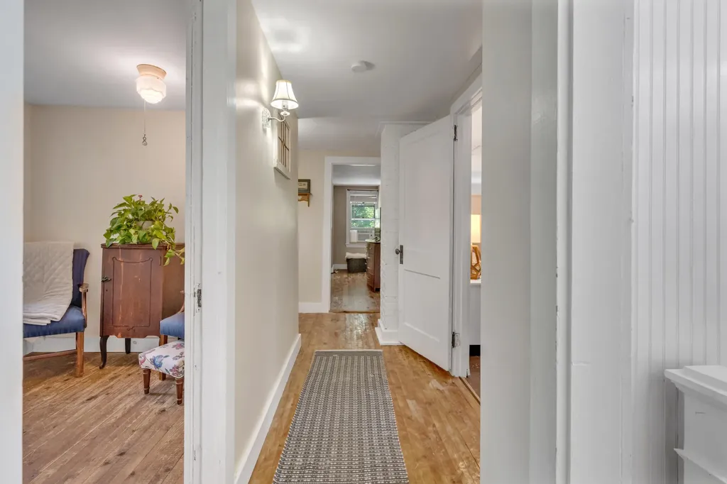 1328 Roosevelt Trail Naples ME 04055