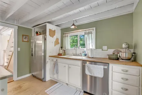 1328 Roosevelt Trail Naples ME 04055