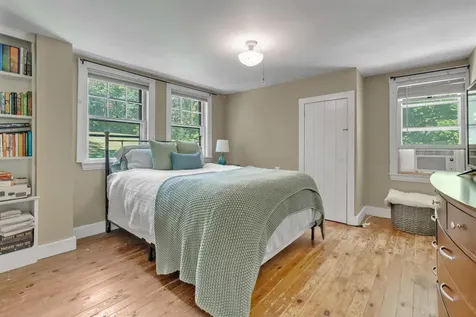 1328 Roosevelt Trail Naples ME 04055