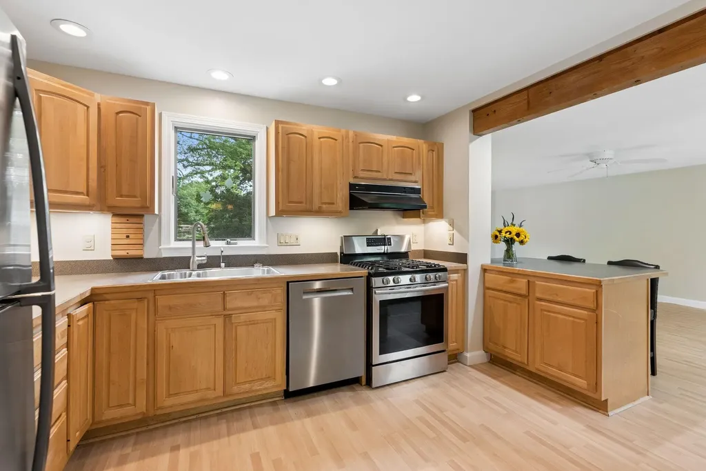 125 Boothby Avenue South Portland ME 04106