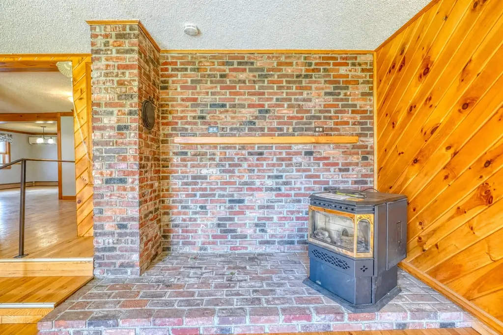 28 Belgrade Road Oakland ME 04963