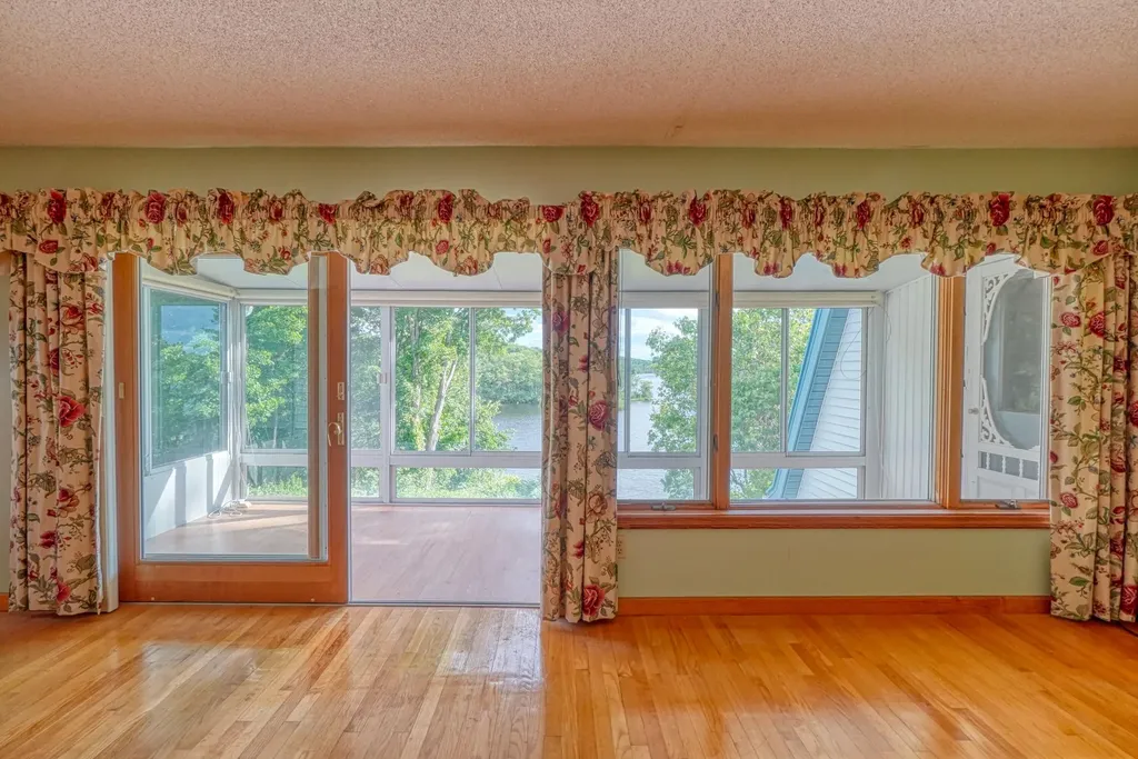 28 Belgrade Road Oakland ME 04963