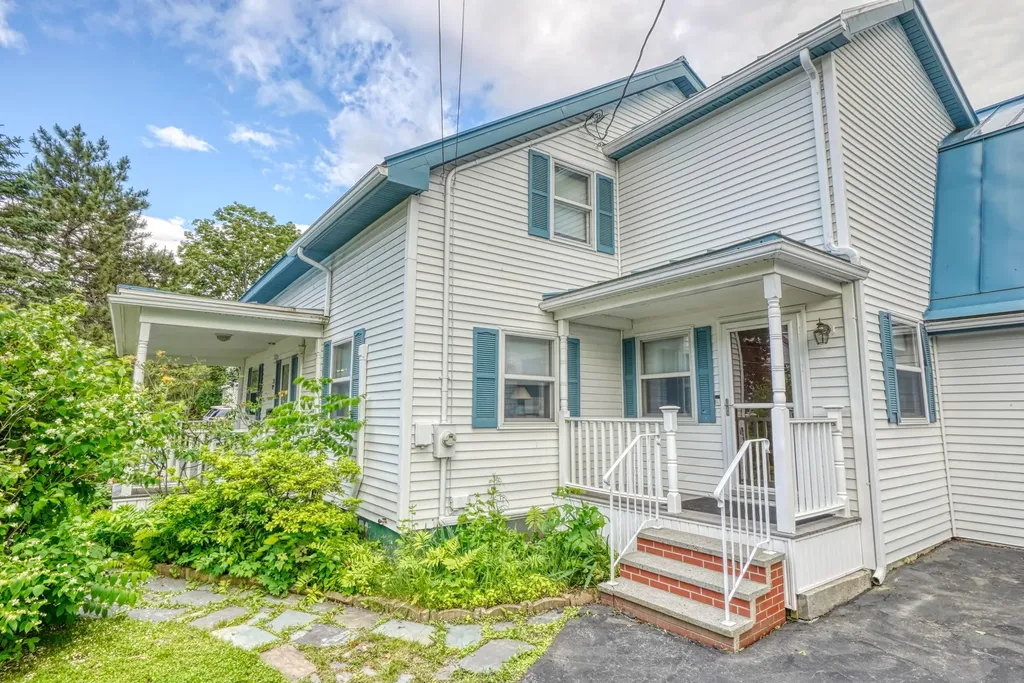 28 Belgrade Road Oakland ME 04963