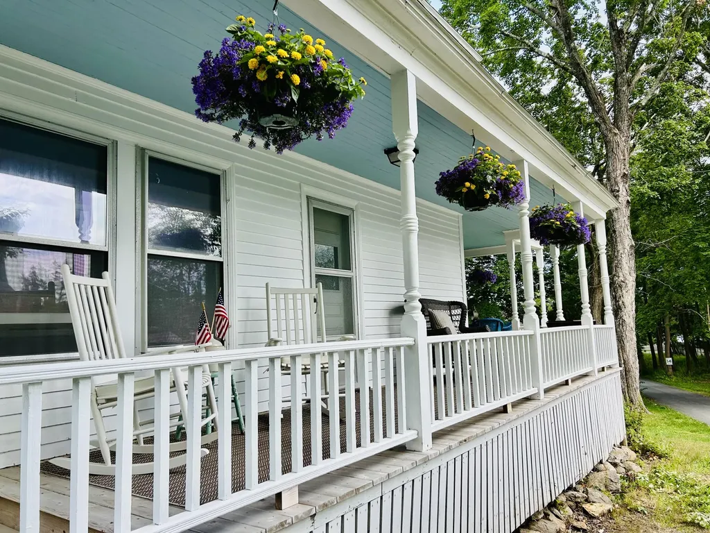 199 Foreside Road Falmouth ME 04105