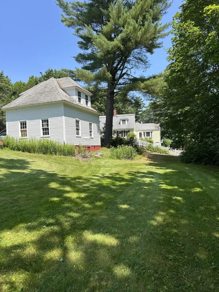 199 Foreside Road Falmouth ME 04105