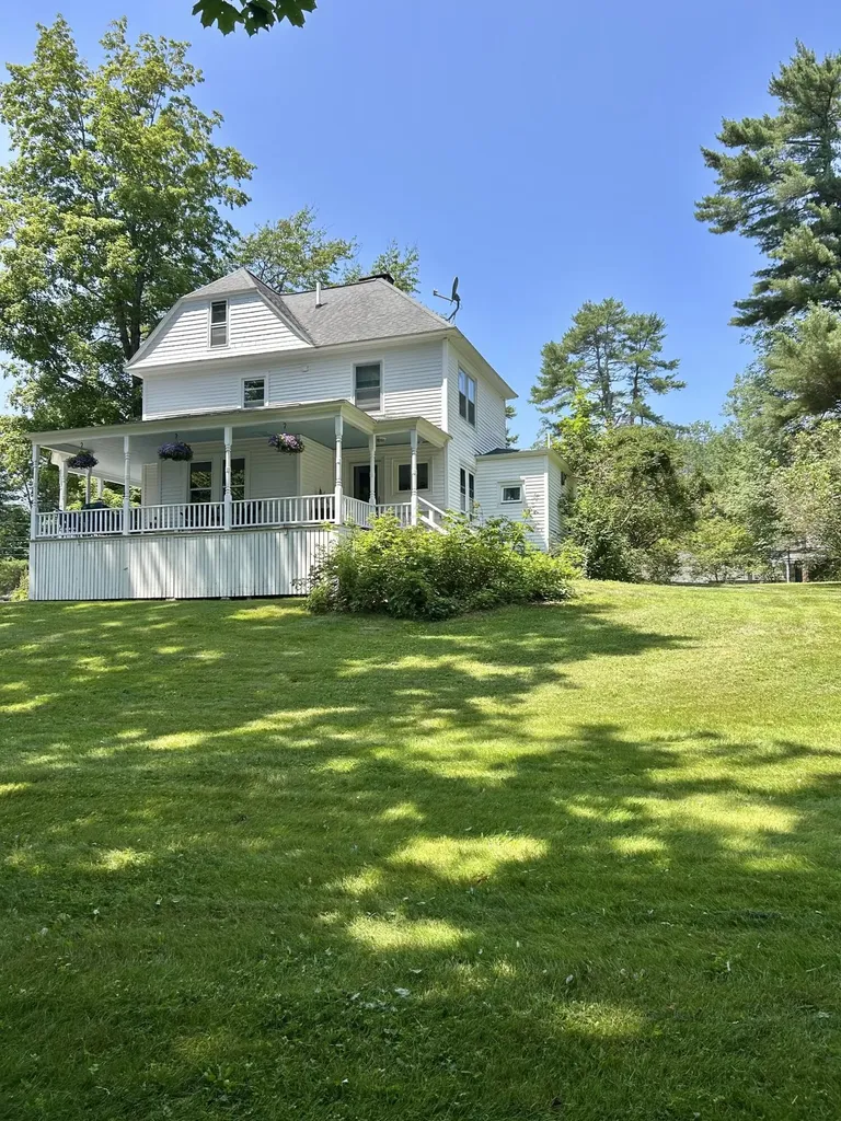 199 Foreside Road Falmouth ME 04105