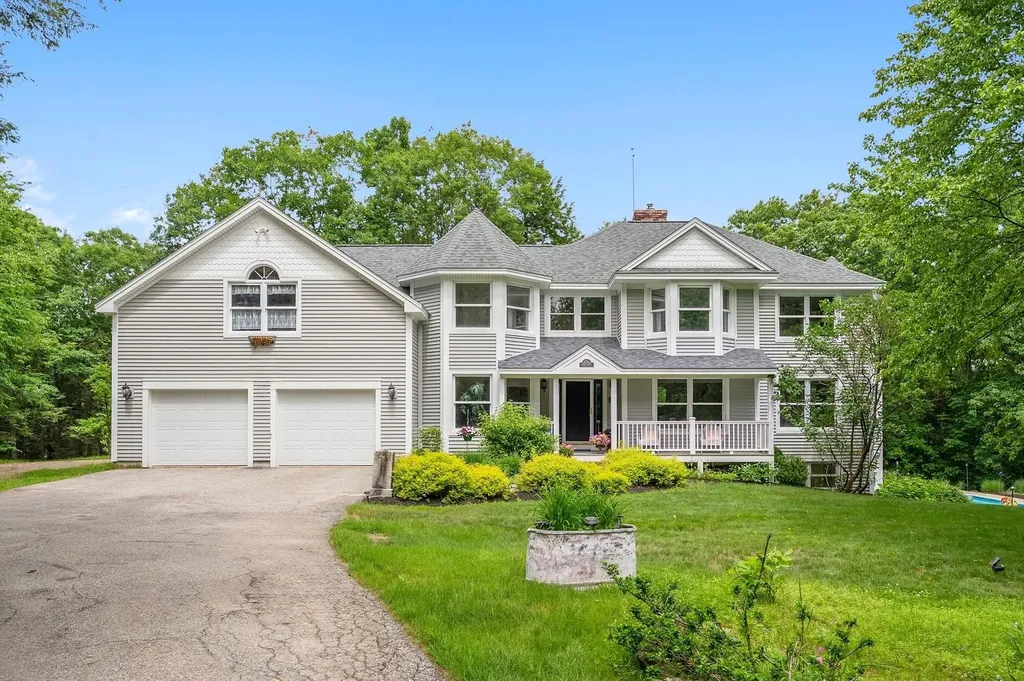 28 Castle Hill Road North Yarmouth ME 04097
