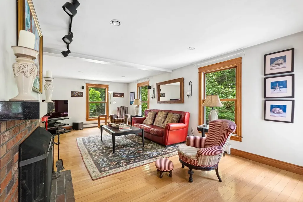 28 Castle Hill Road North Yarmouth ME 04097