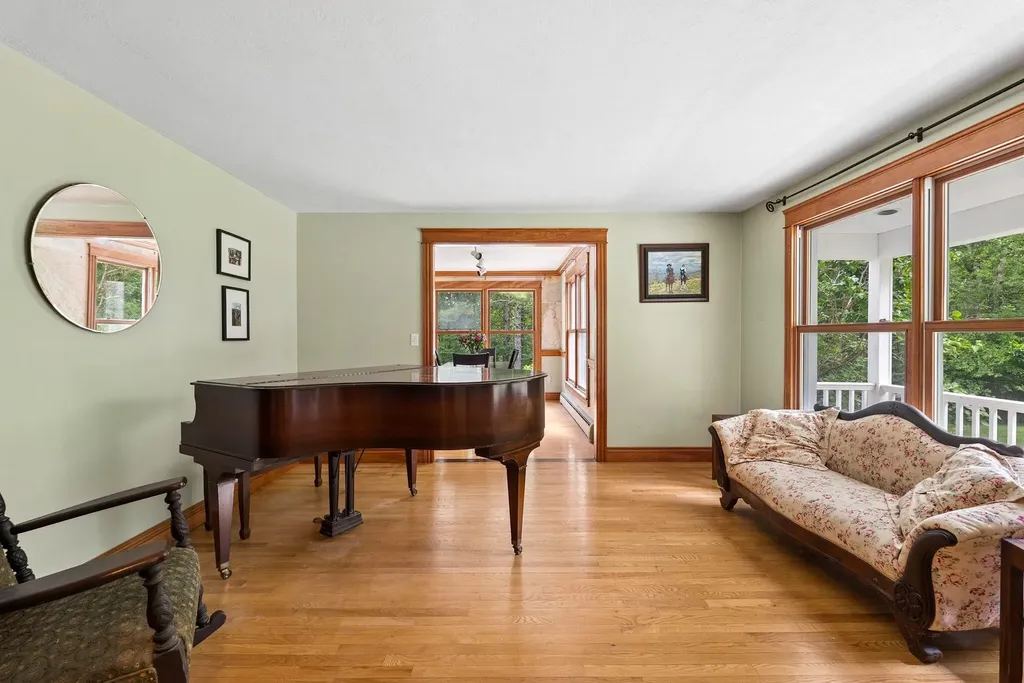 28 Castle Hill Road North Yarmouth ME 04097