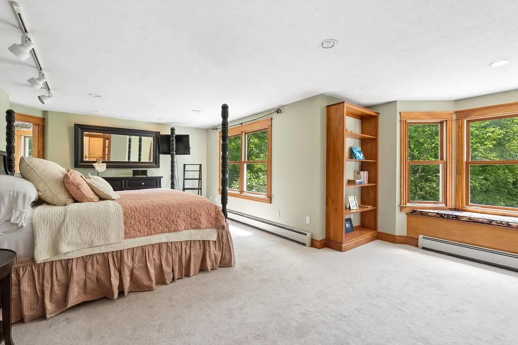 28 Castle Hill Road North Yarmouth ME 04097