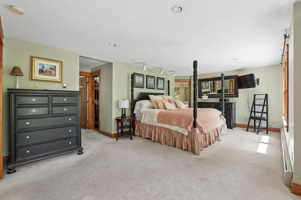 28 Castle Hill Road North Yarmouth ME 04097