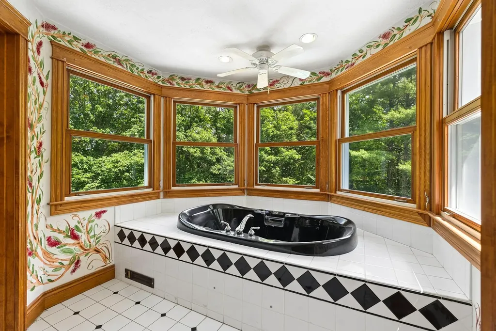 28 Castle Hill Road North Yarmouth ME 04097