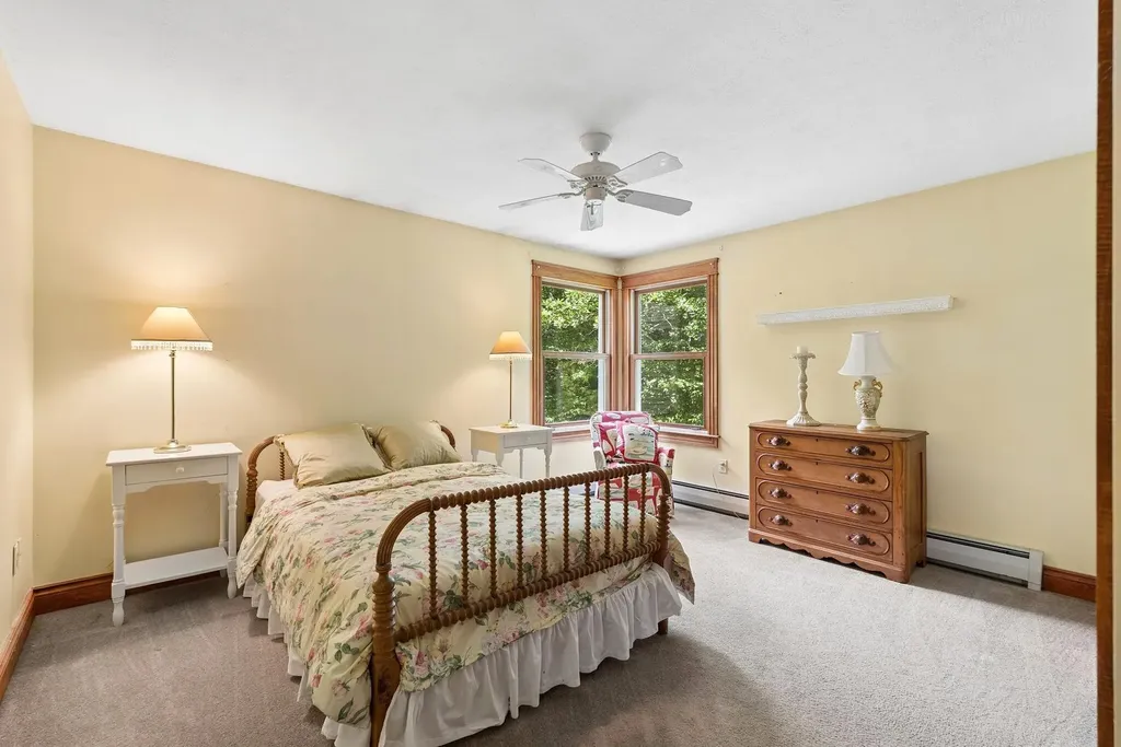 28 Castle Hill Road North Yarmouth ME 04097