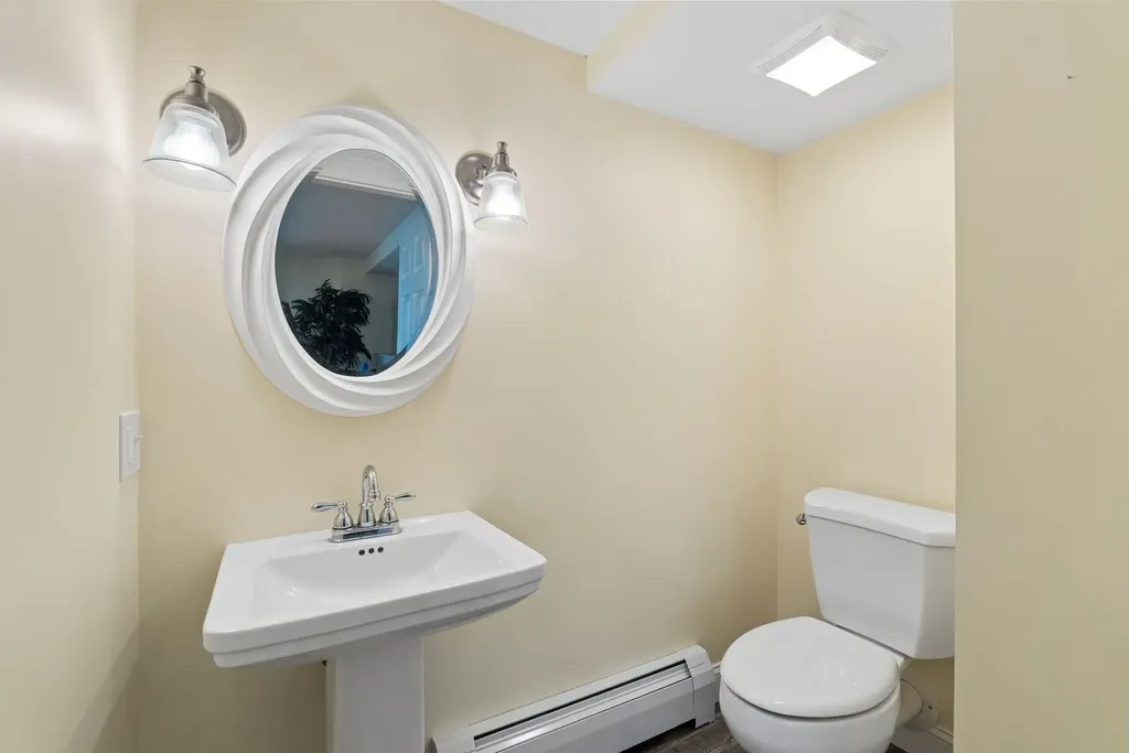 28 Castle Hill Road North Yarmouth ME 04097
