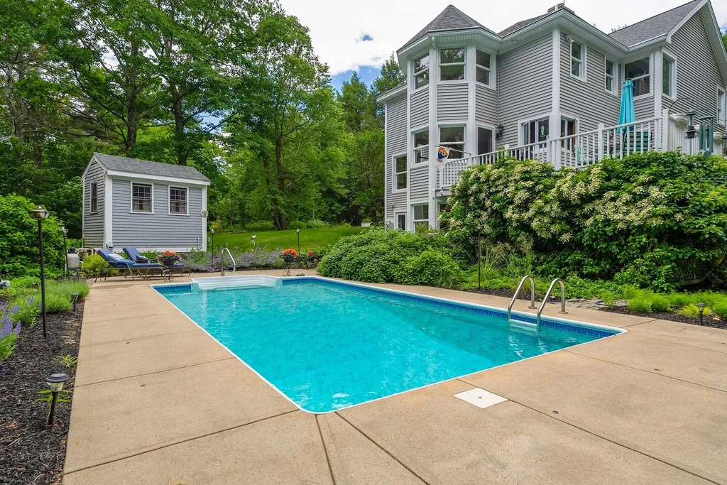 28 Castle Hill Road North Yarmouth ME 04097
