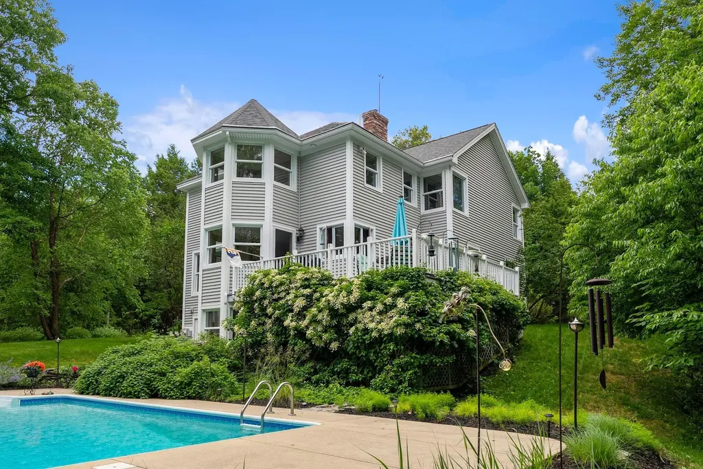28 Castle Hill Road North Yarmouth ME 04097