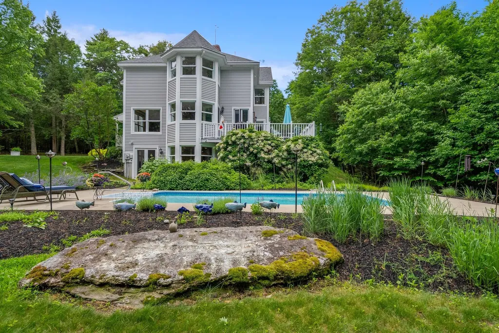 28 Castle Hill Road North Yarmouth ME 04097
