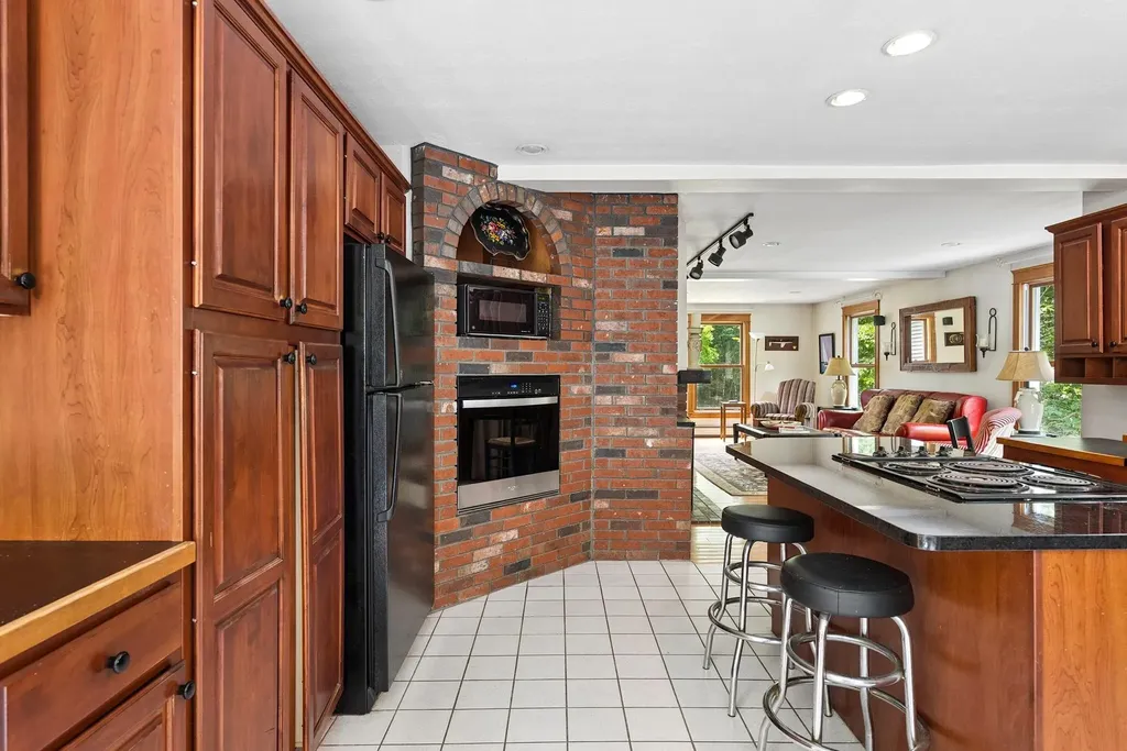 28 Castle Hill Road North Yarmouth ME 04097