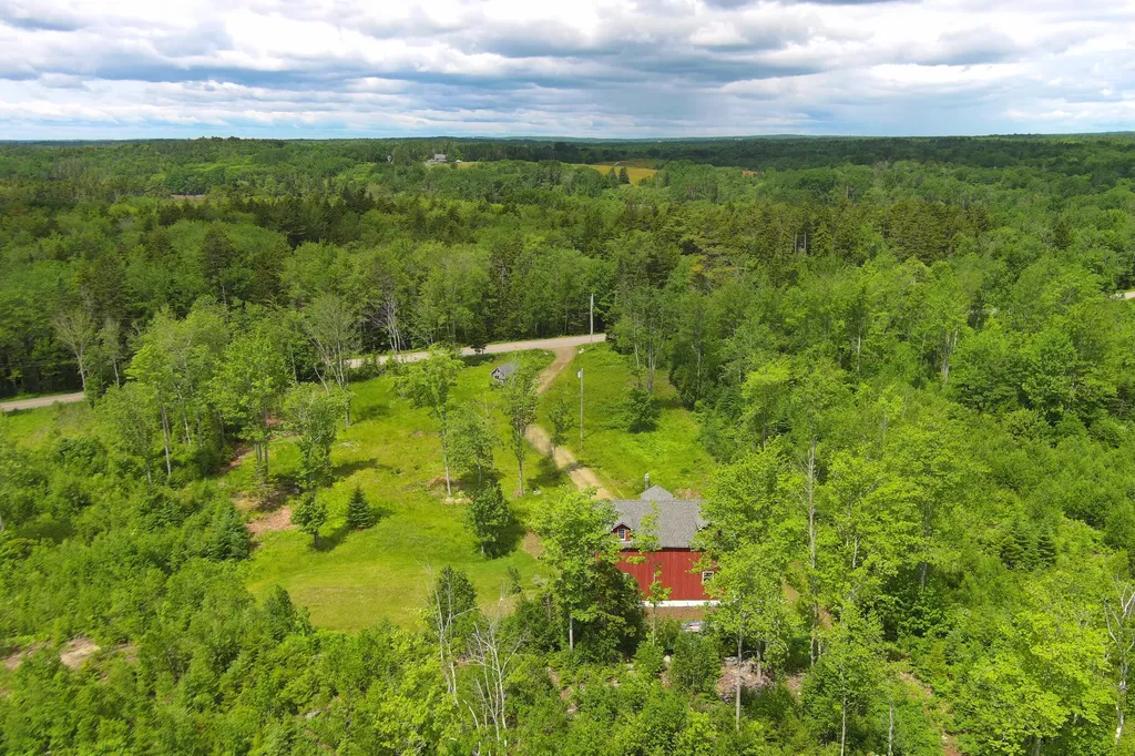 135 Salt Pond Road Cushing ME 04563
